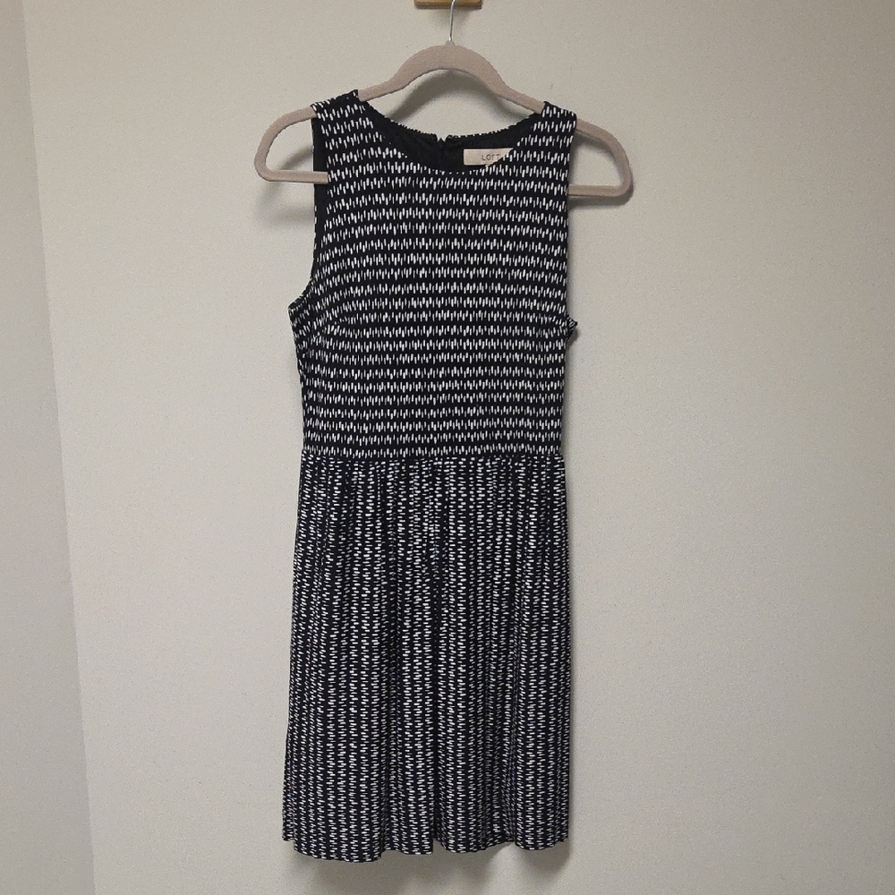 LOFT Fit & Flare Black & White Sleeveless Dress, Size Medium
